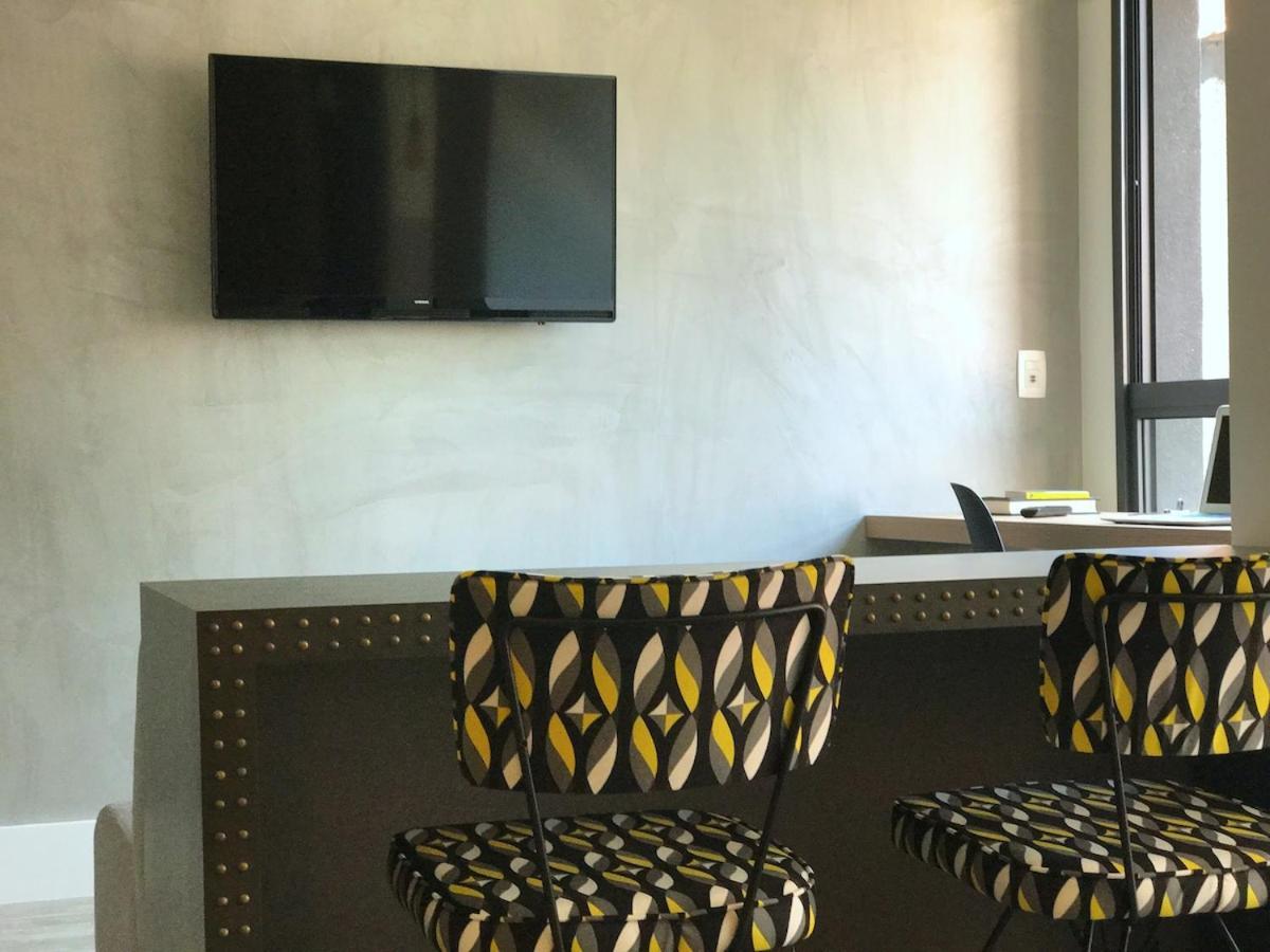 Moderno Em Predio Com Concierge * Sao Paulo